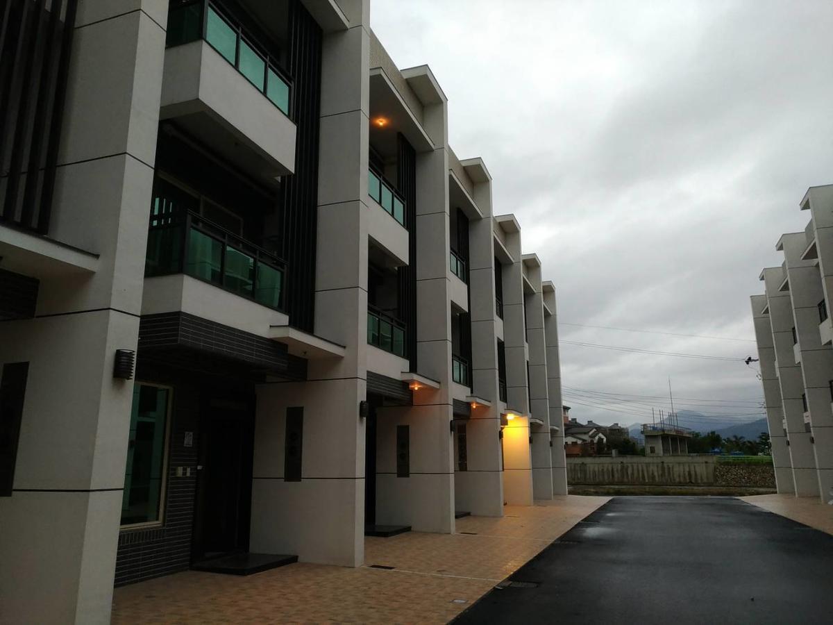 Apartamento Smile Castle Luodong Exterior foto